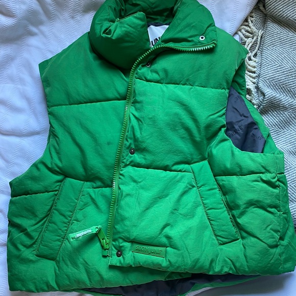 Green sixth June vest - Picture 2 of 3